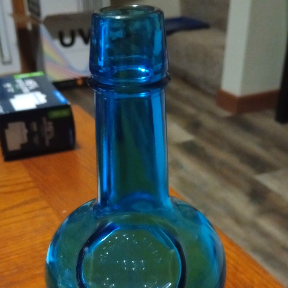 Rogers Bros 1850 Wheaton salem n.j bottle blue decanter with topper vintage